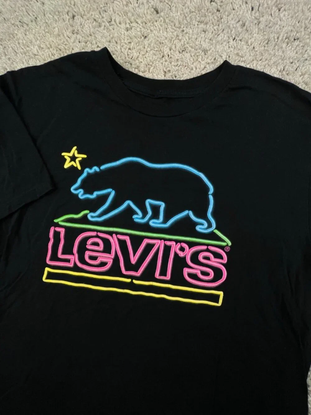 Levi's Mens Black Graphic T Shirt - Size Large Short Sleeve Bear California Logo